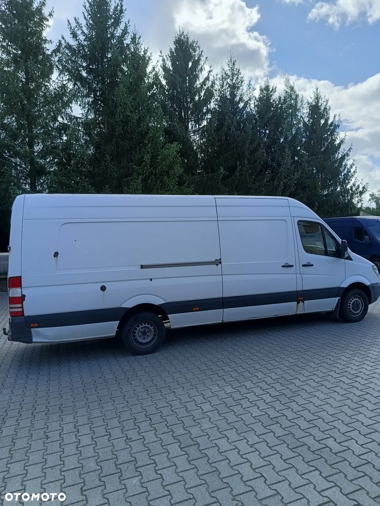 Mercedes-Benz Sptinter - 7