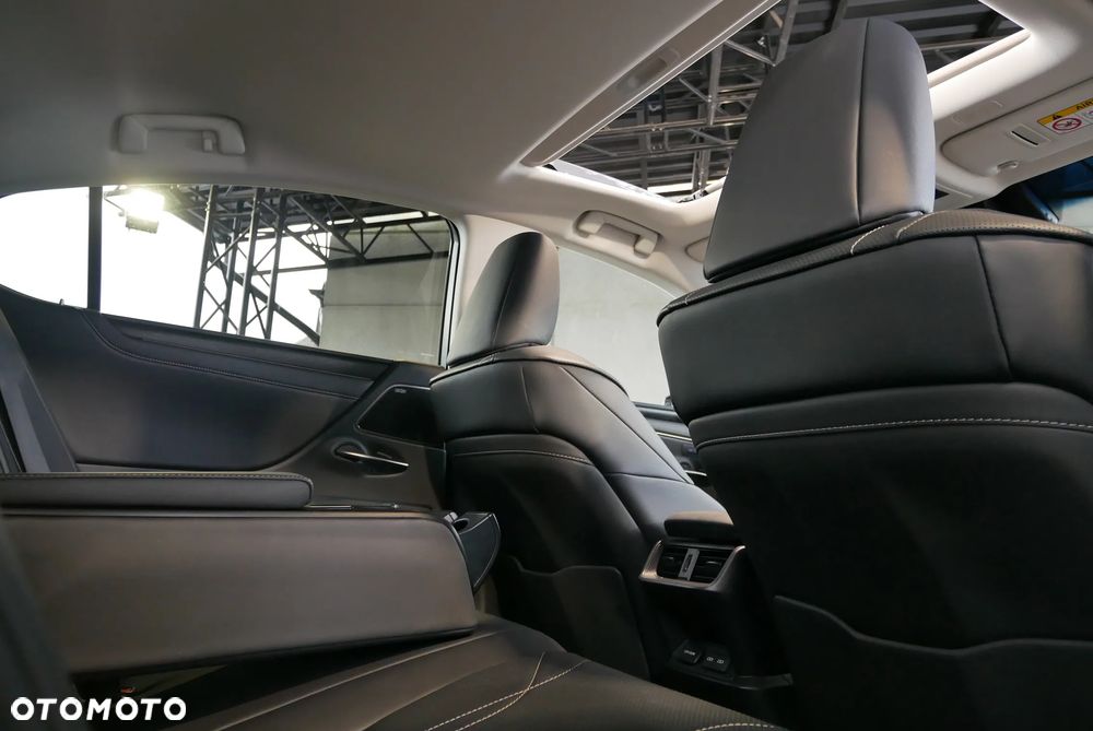 Lexus ES 300h Prestige - 27