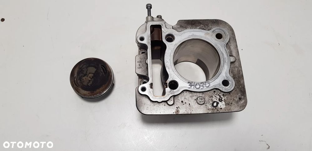 Yamaha YBR 250 - Cylinder Tłok Pierścienie - 2