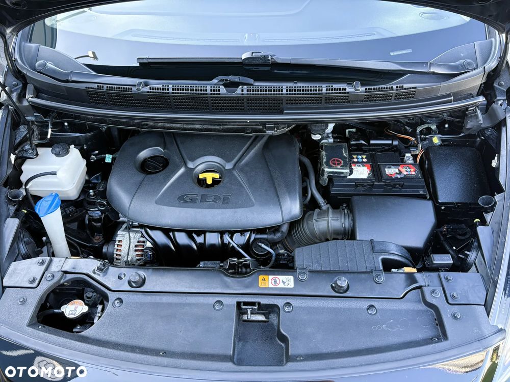 Kia Carens - 24