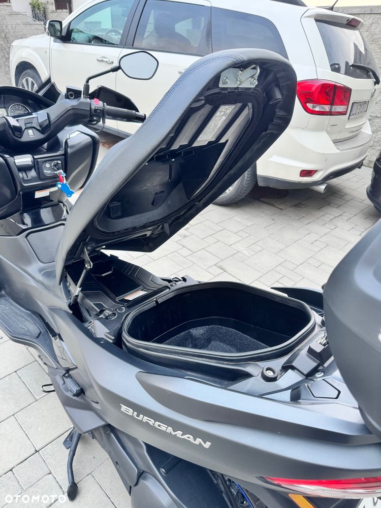 Suzuki Burgman - 28