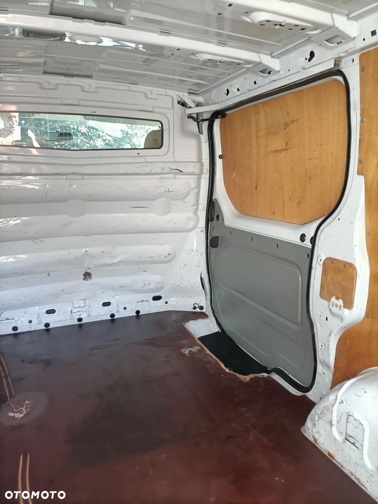 Opel Vivaro - 10