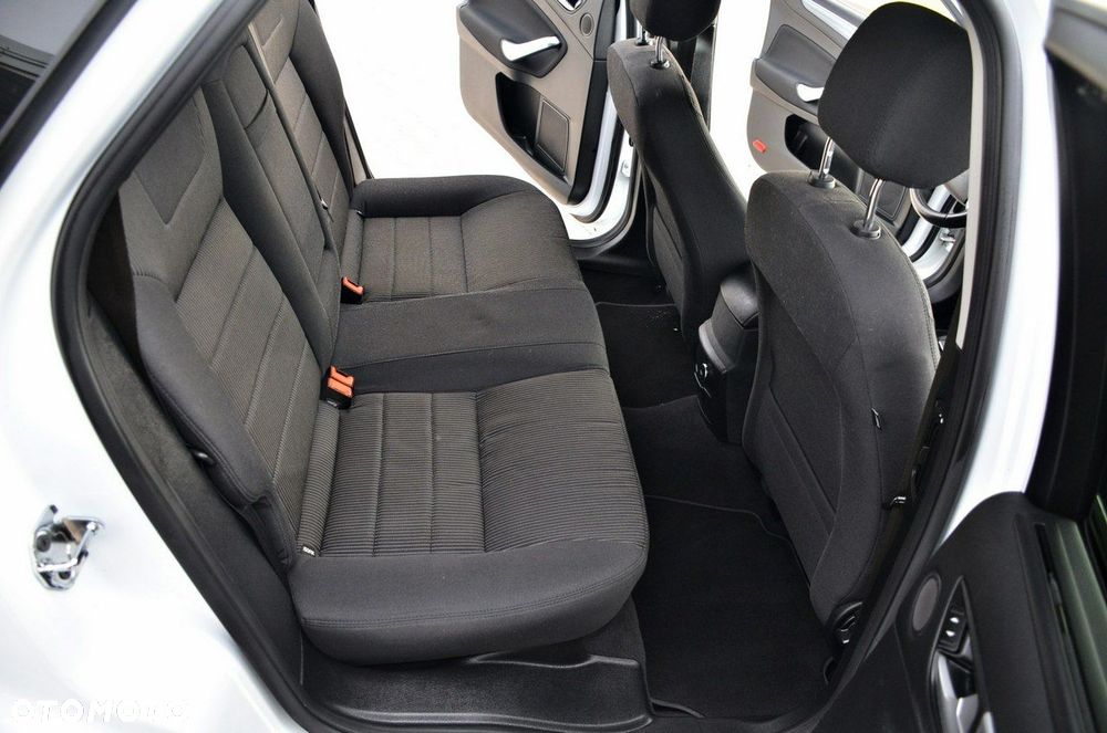Ford Mondeo - 22