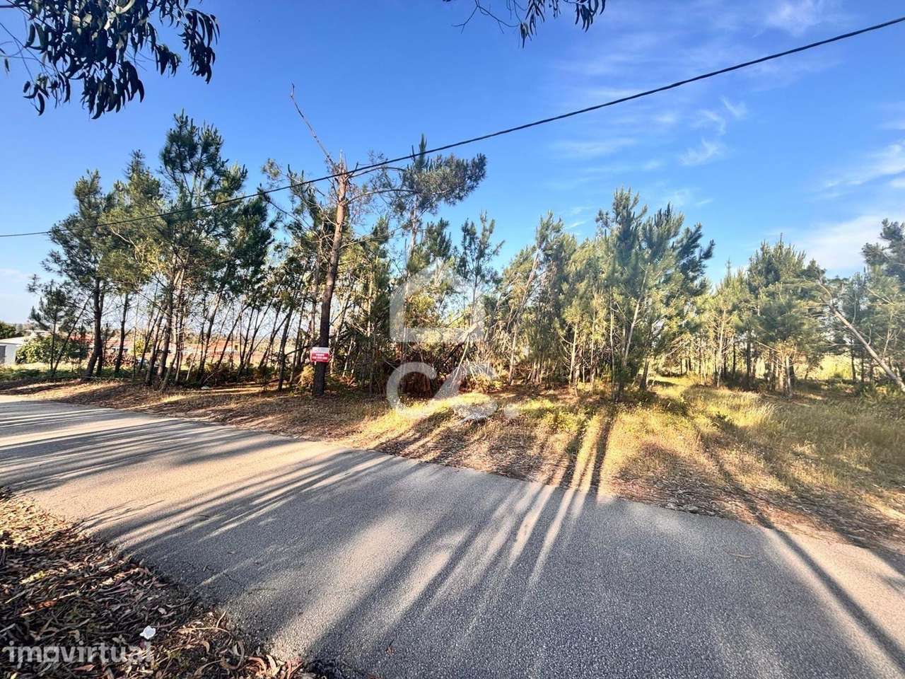 VIEIRA DE LEIRIA---Terreno com a área de 1240 m2, inserido no aglomera - Grande imagem: 5/10