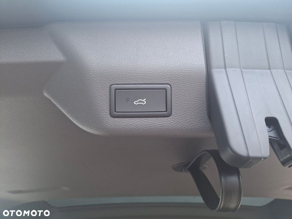 Volkswagen Multivan - 38