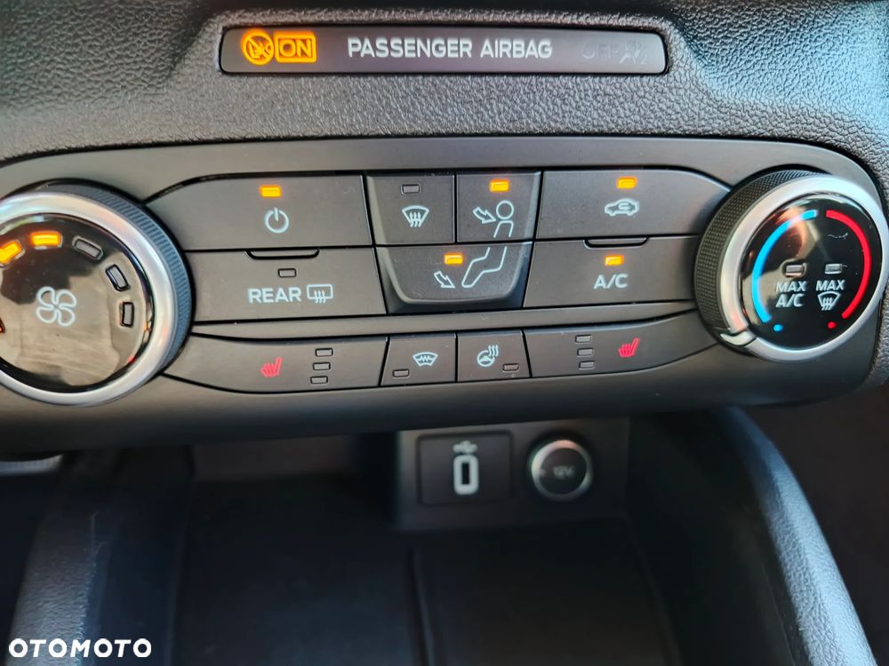 Ford Focus 1.0 EcoBoost Platinium X ASS PowerShift - 24
