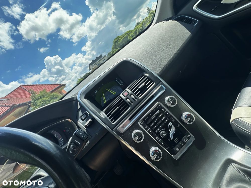 Volvo XC 60 D4 Summum - 28