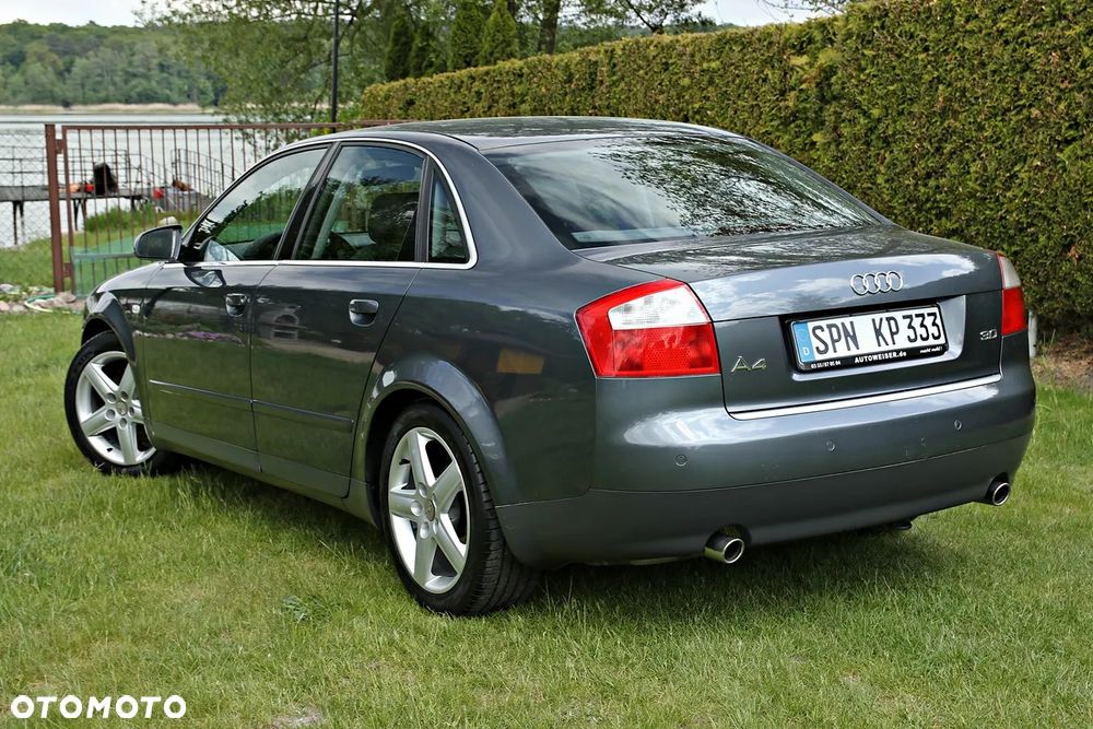 Audi A4 Limousine - 19