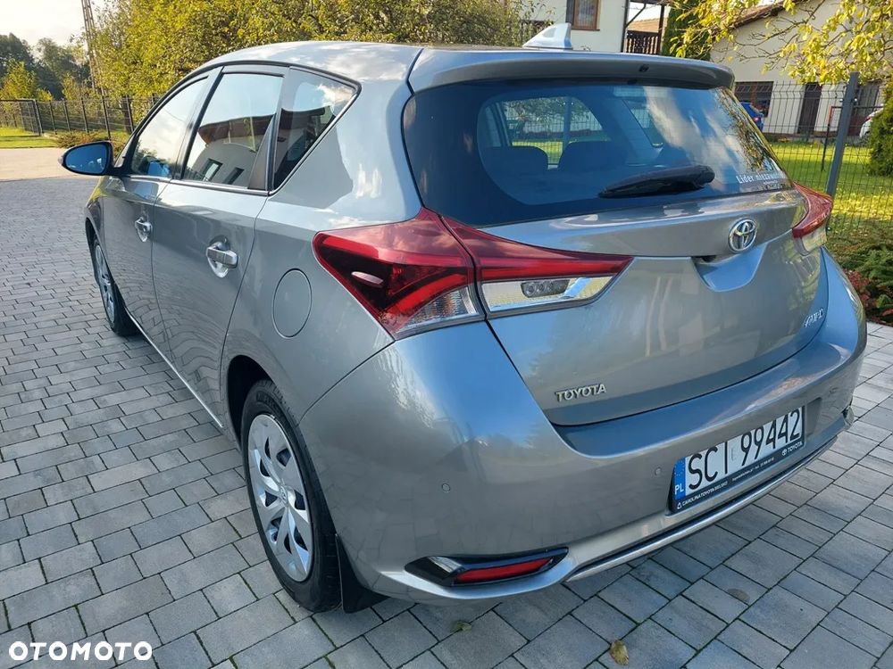 Toyota Auris 1.6 Premium - 5