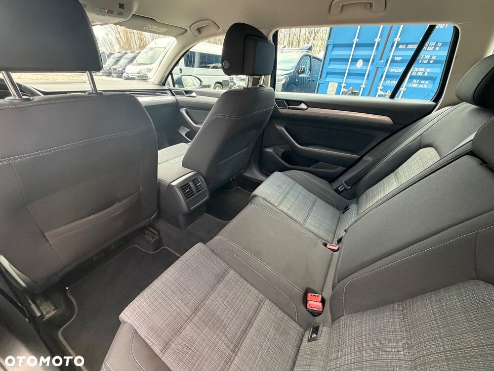 Volkswagen Passat 1.5 TSI EVO Business - 31
