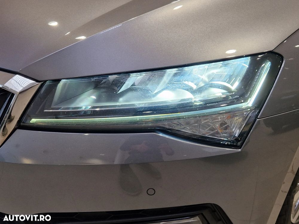 Skoda Superb Combi 2.0 TDI DSG Ambition - 5