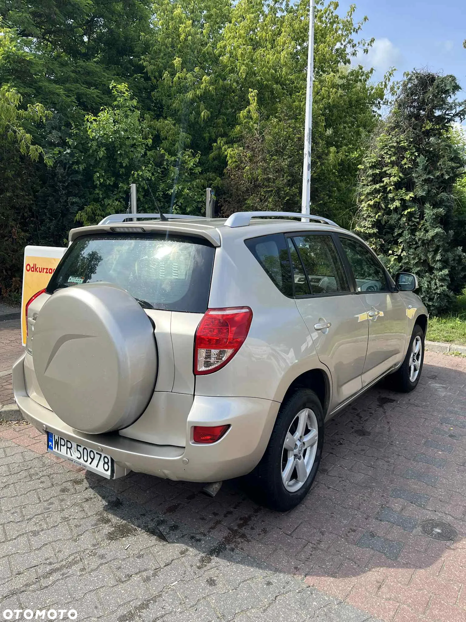 Toyota RAV4 - 25