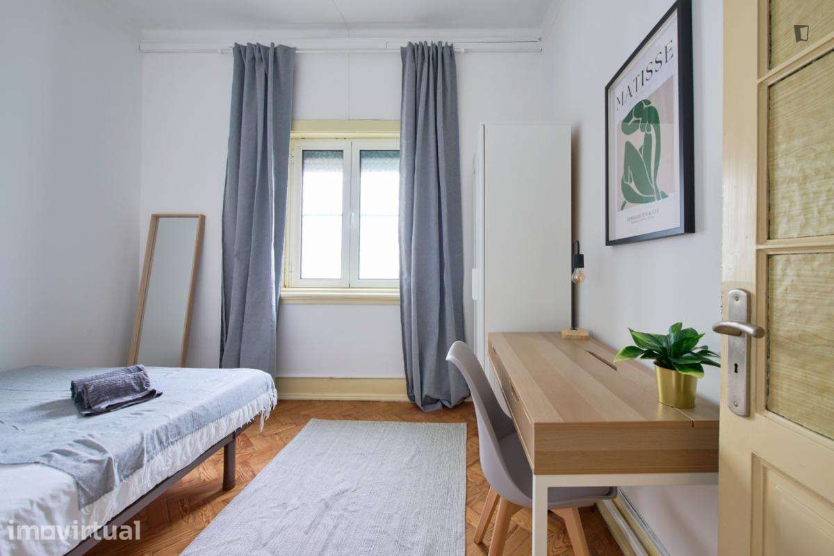 Quarto - localizado em Entrecampos Lisbon - Grande imagem: 3/49