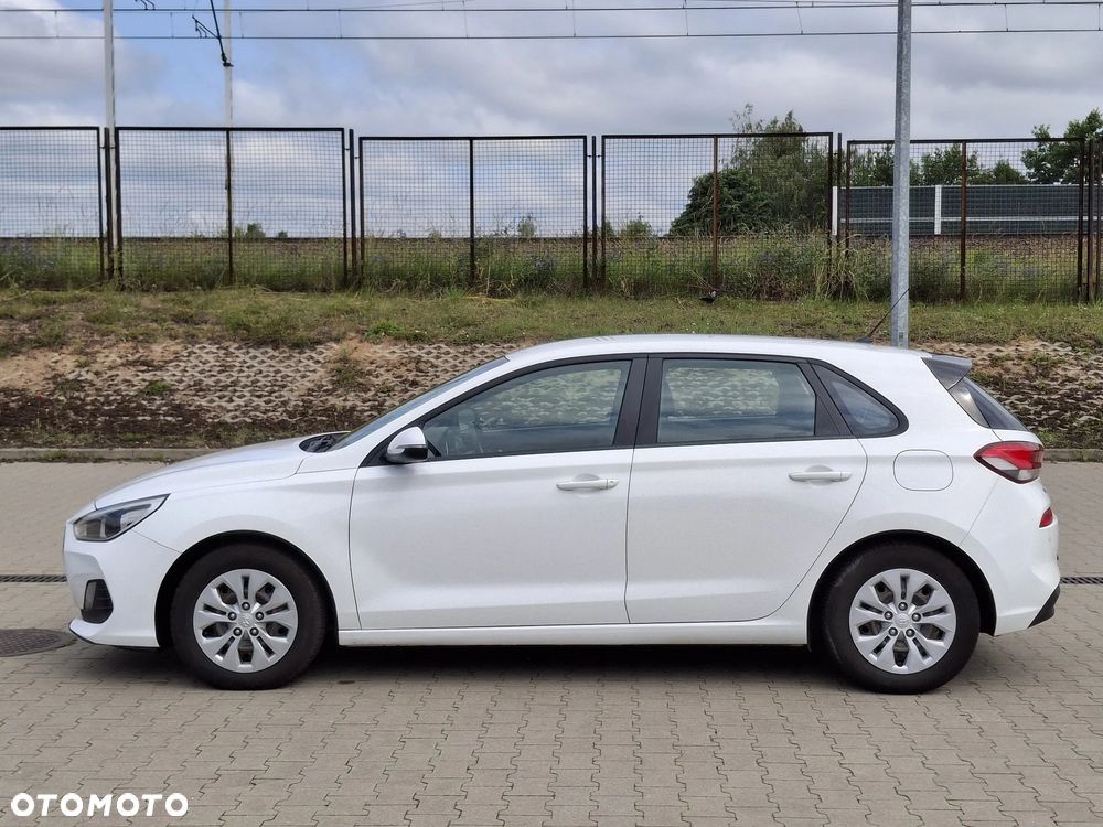Hyundai i30 1.6 D Classic + - 6