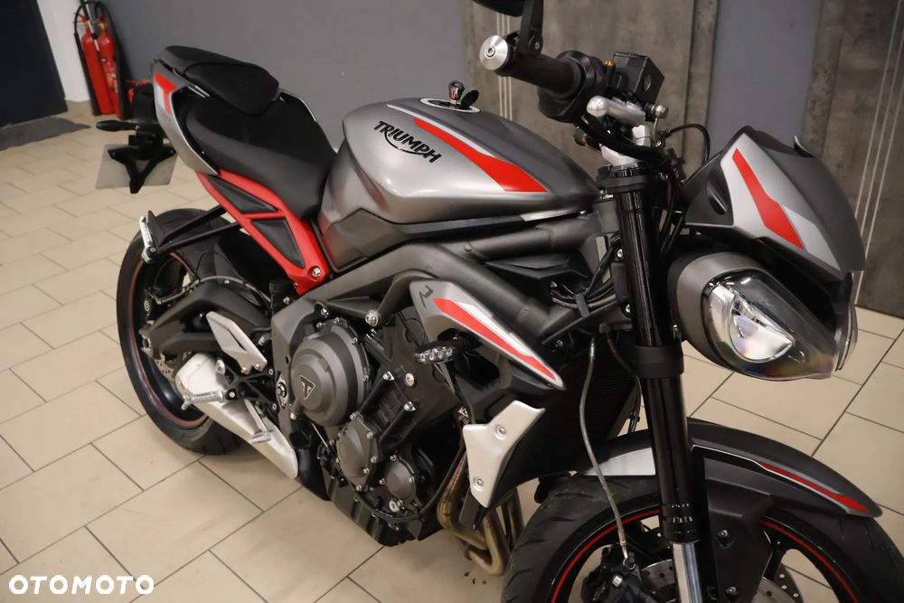Triumph Street Triple - 20