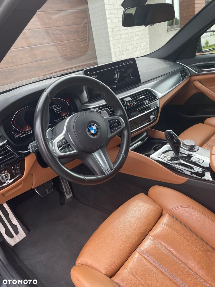BMW Seria 5 520d M Sport Edition - 10