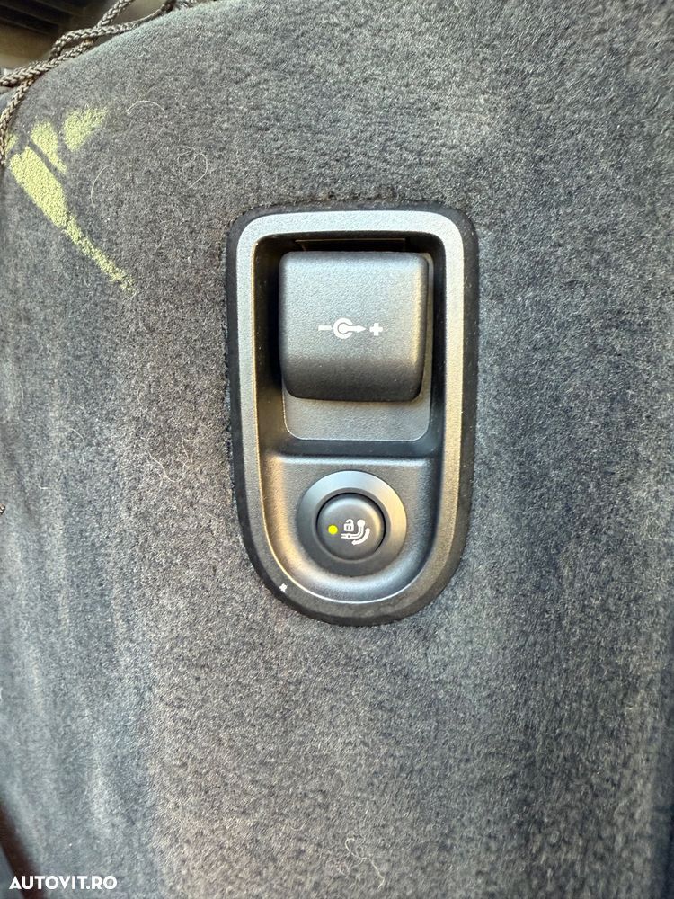 BMW Seria 5 530d xDrive AT - 33