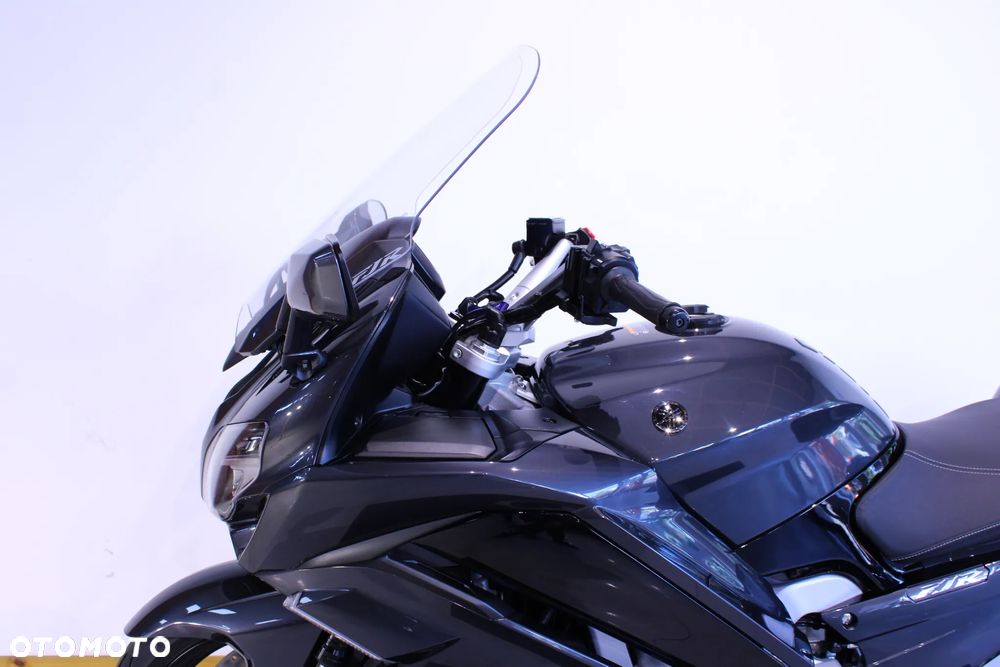 Yamaha FJR - 12