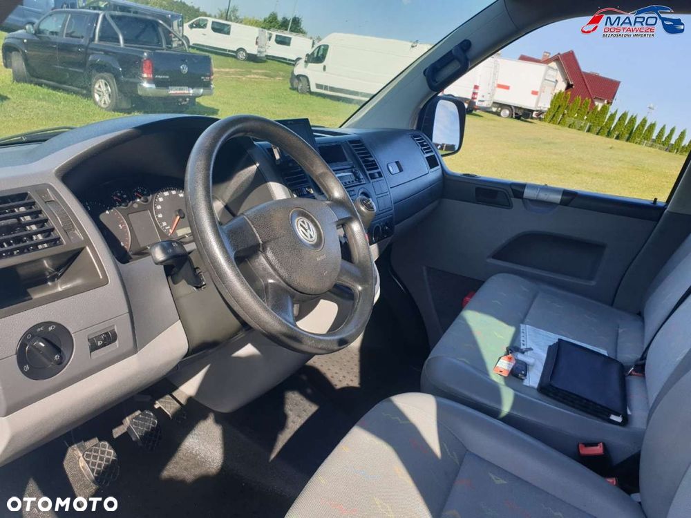 Volkswagen T5 LONG 9 OSÓB Z WINDĄ DLA NIEPEŁONSPRAWNYCH - 27