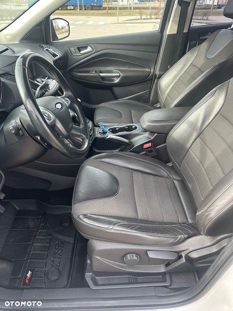 Ford Kuga 2.0 TDCi 4x2 Titanium - 6