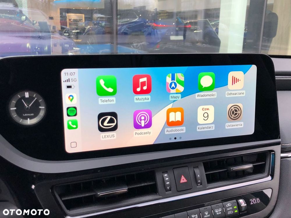 Lexus ES 300h F Sport Design - 16