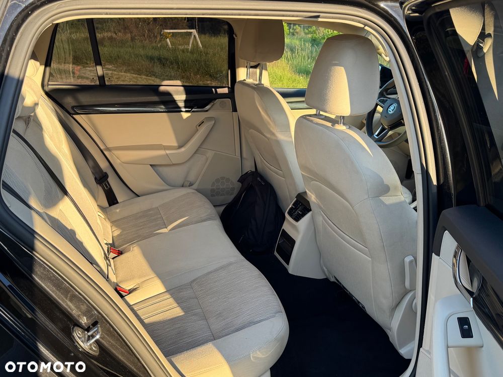 Skoda Octavia 2.0 TDI 4x4 Style DSG - 10
