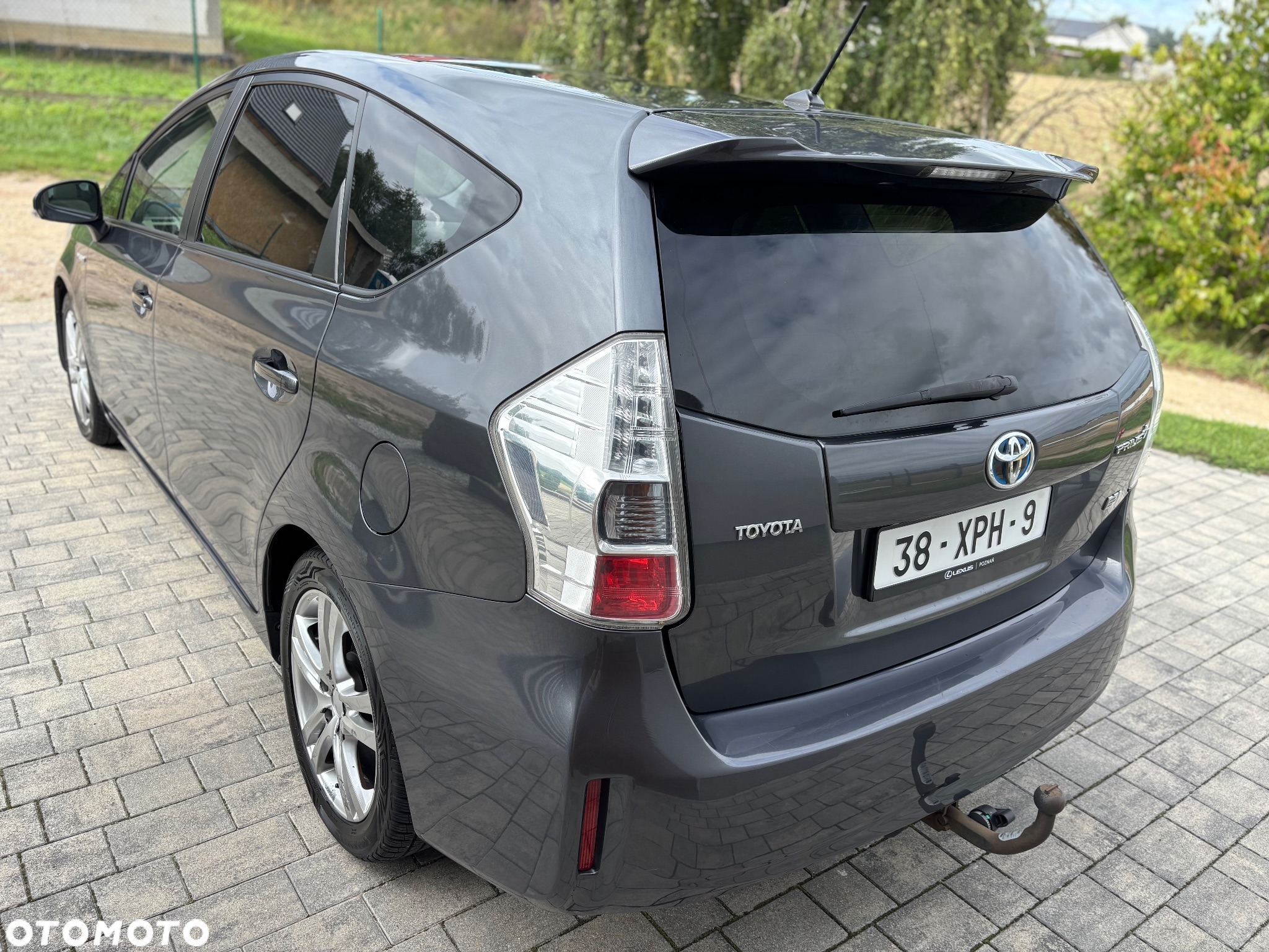 Toyota Prius+ (Hybrid) Life - 15