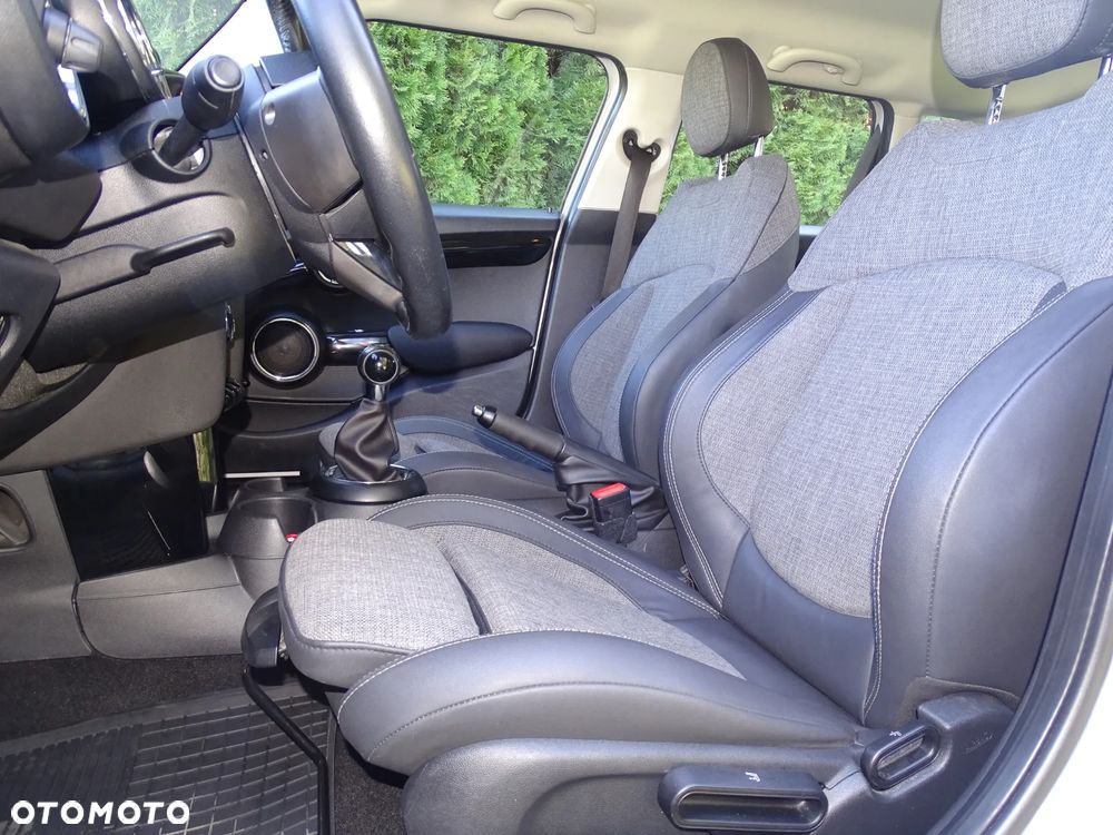 MINI Cooper Essential Trim - 12