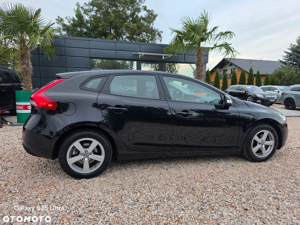 Volvo V40 D2 Momentum - 9