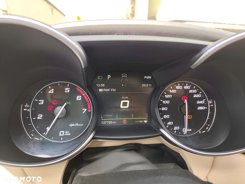 Alfa Romeo Giulia 2.0 Turbo Business - 15
