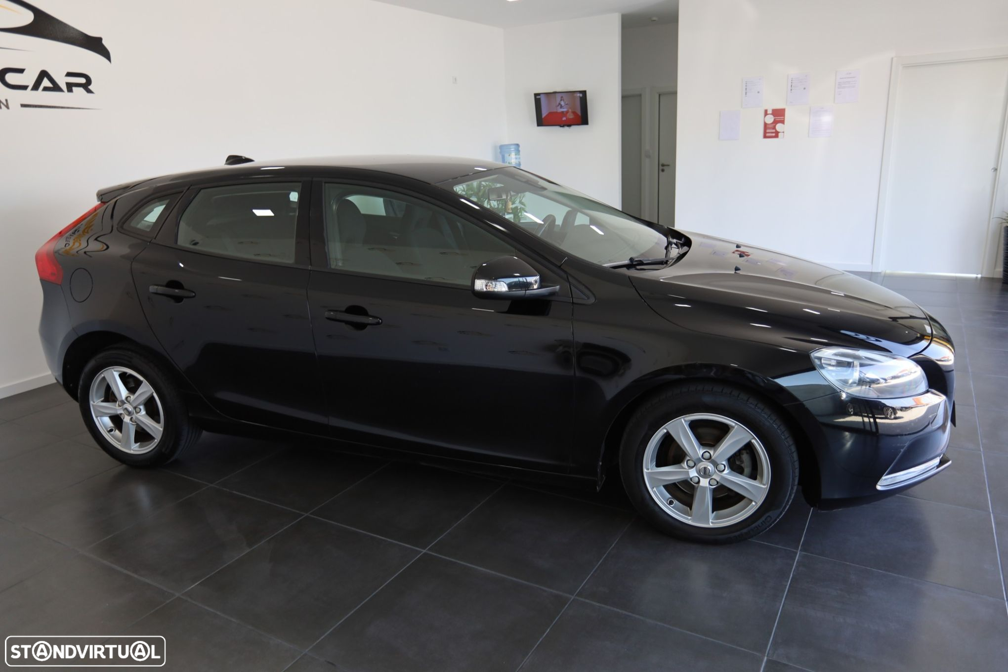 Volvo V40 2.0 D2 Momentum - 4