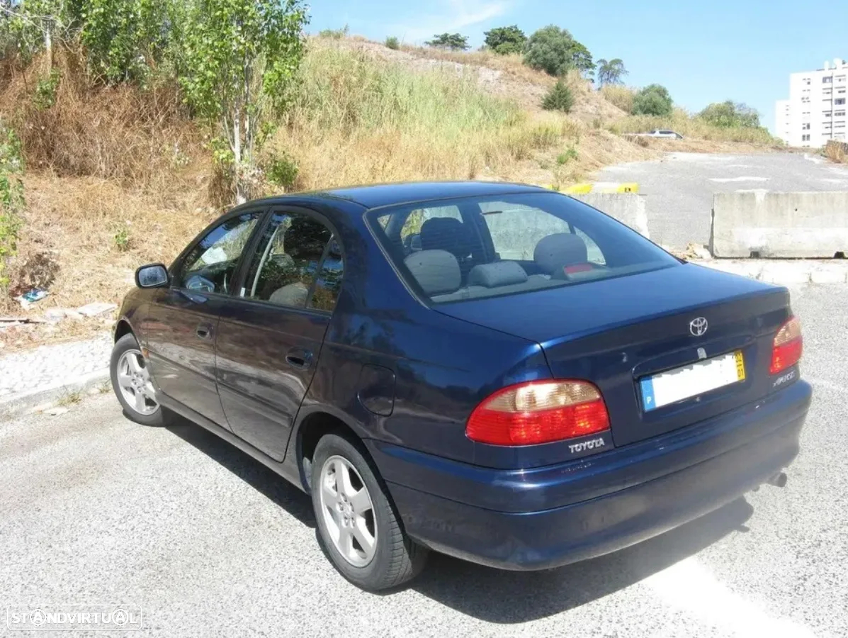 Toyota Avensis S/D 1.6 Executive - 3