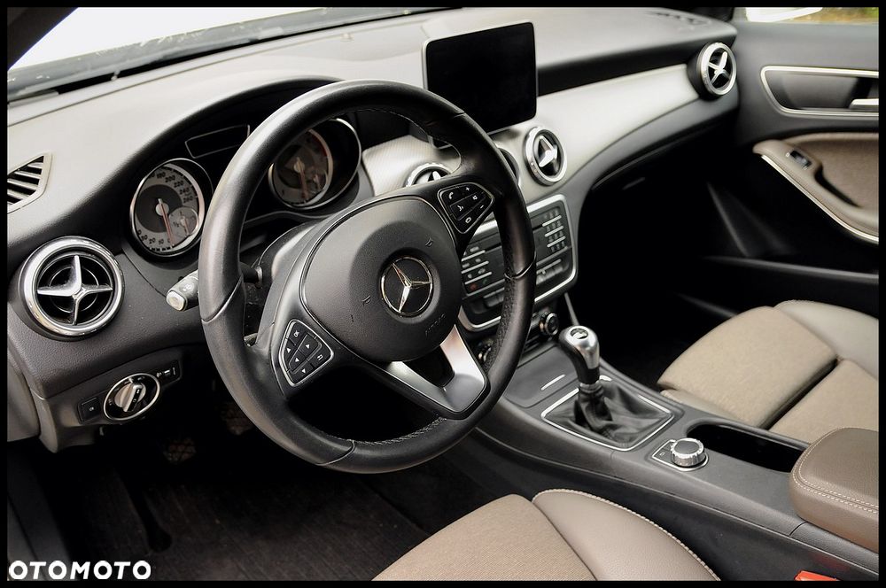 Mercedes-Benz Gla 2017 photo 5
