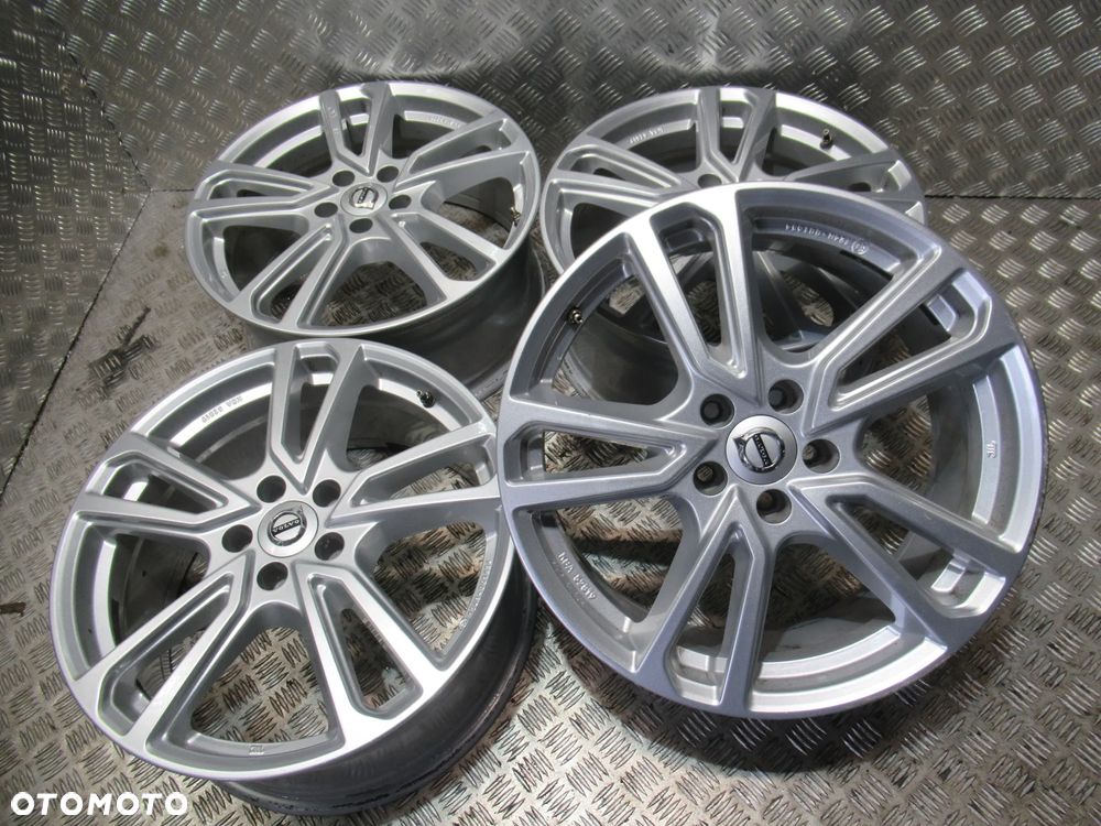 Felgi Volvo S60 S90 V40 V60 V70 V90 XC40 XC60 XC90 8Jx18 et42 5x108 - 2