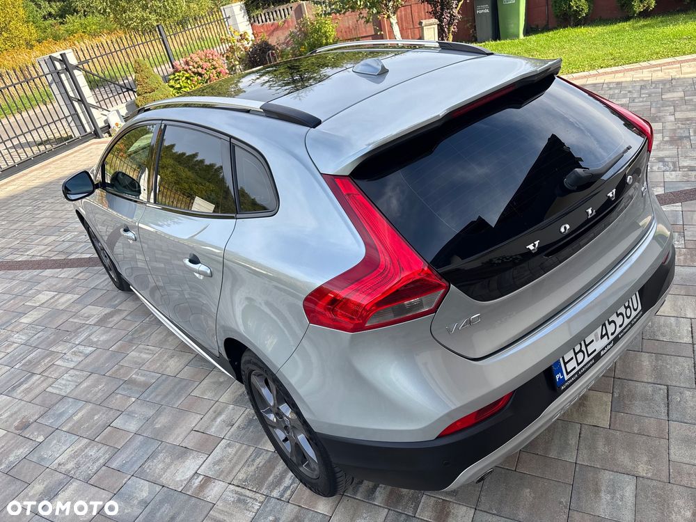 Volvo V40 Cross Country - 6