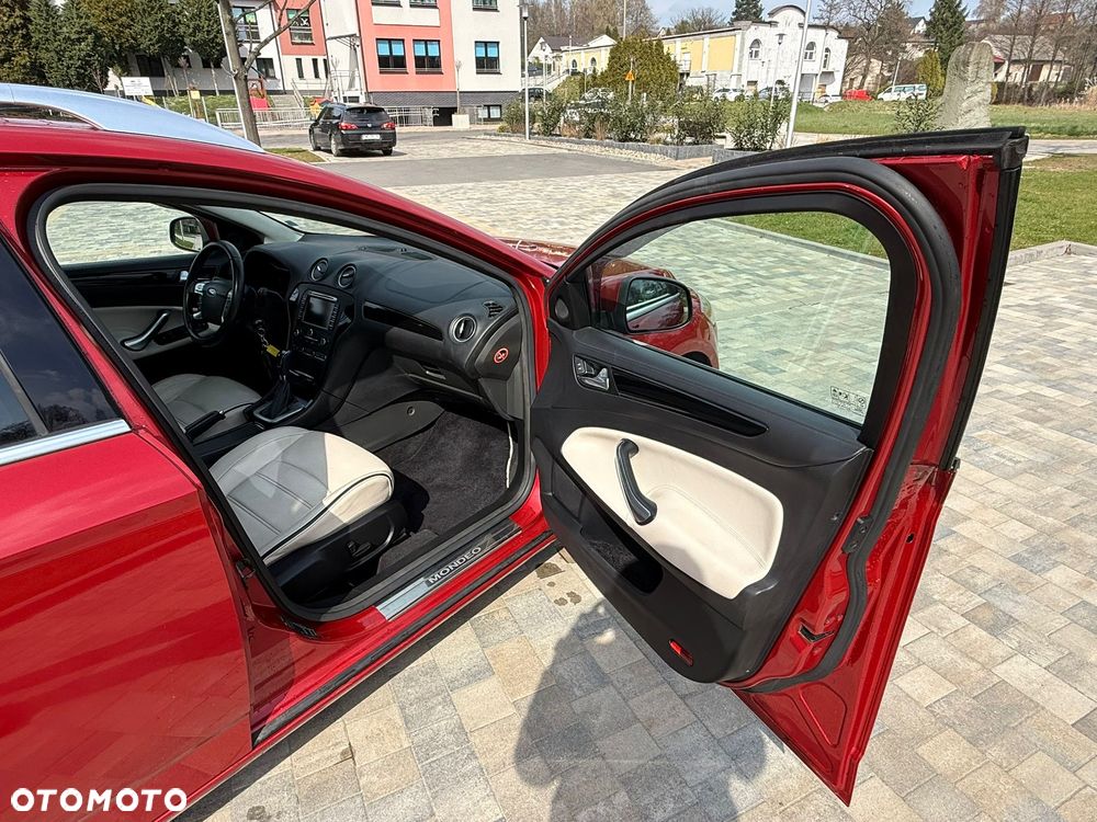 Ford Mondeo 2.0 EcoBoost Business Edition - 23