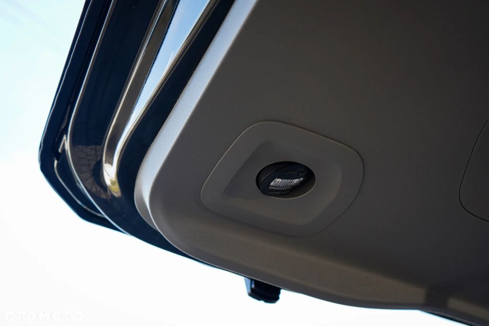 Volkswagen Caravelle 2.0 TDI L2 Life - 14