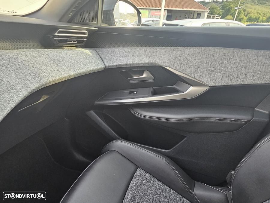 Peugeot 3008 1.2 Hybrid Allure e-DCS6 - 24