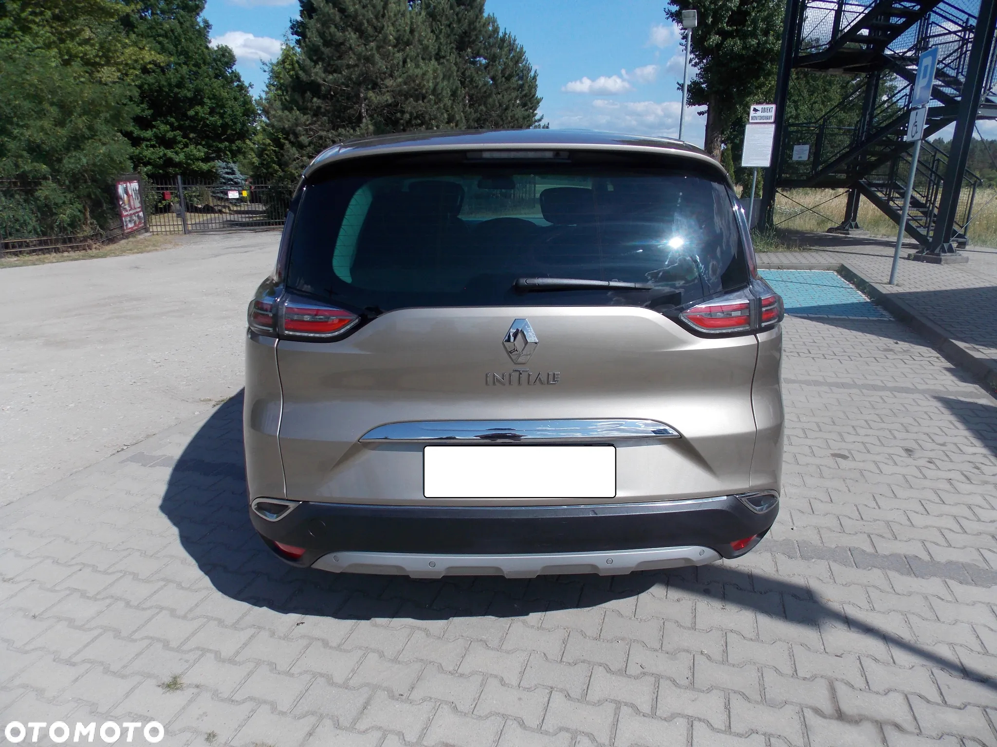 Renault Espace 1.6 dCi Energy Initiale Paris EDC - 4