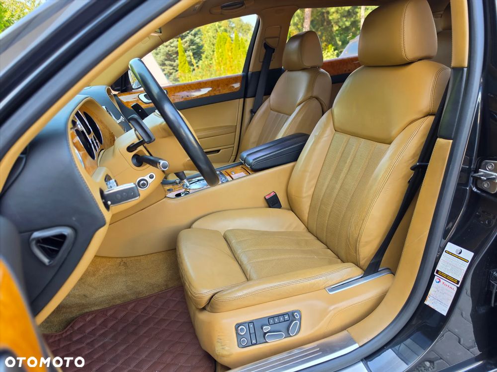Bentley Flying Spur - 21