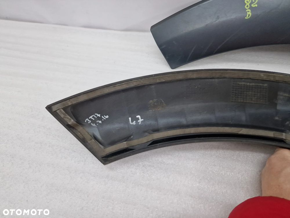 AUDI Q5 OFFROAD 8R0 I / I LIFT 08-15 LEWA TYLNA LISTWA NA BŁOTNIK , NR 8R0854819A , NR AUKCJI NLB82 - 8