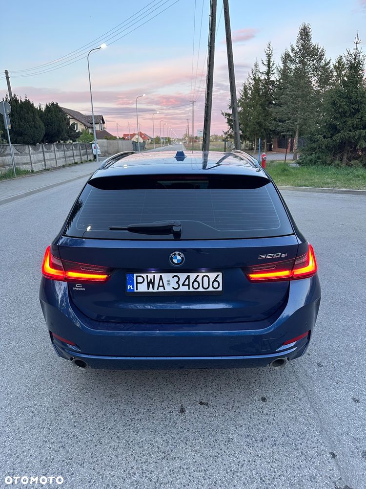 BMW Seria 3 320e M Sport - 10