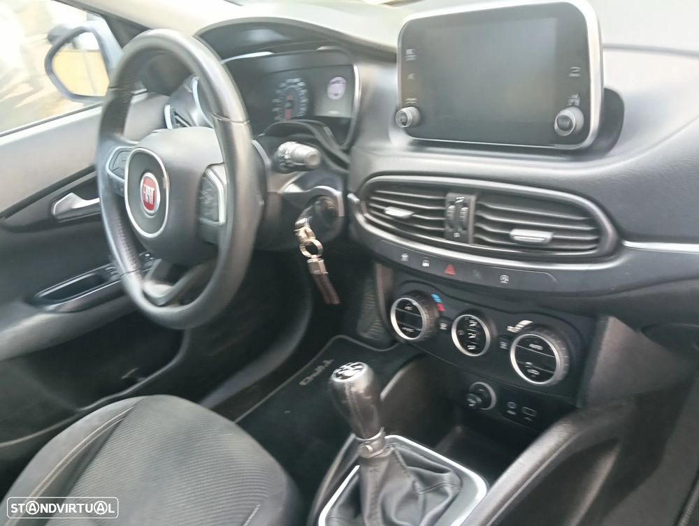 Fiat Tipo Station Wagon 1.3 M-Jet Lounge Tech J17 - 11