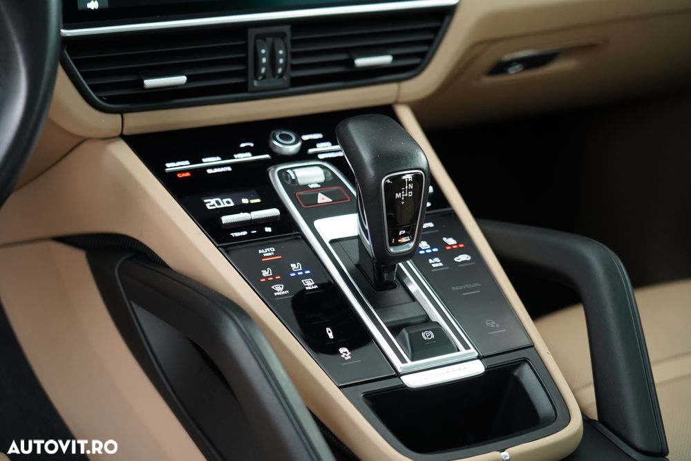 Porsche Cayenne Coupe S - 8