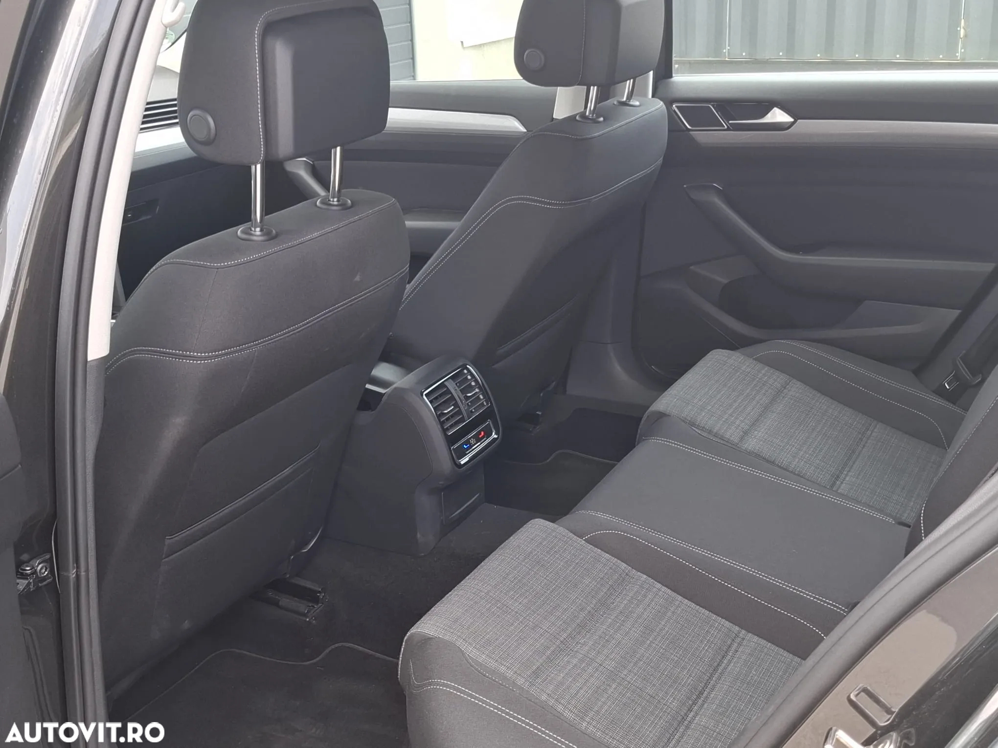 Volkswagen Passat 2.0 TDI SCR DSG Business - 11
