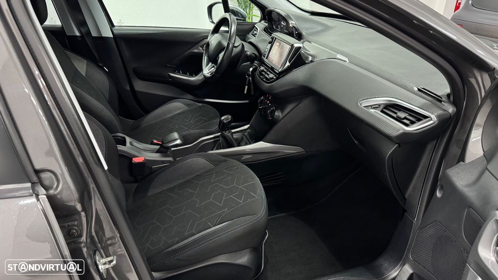 Peugeot 2008 1.2 PureTech Style - 8