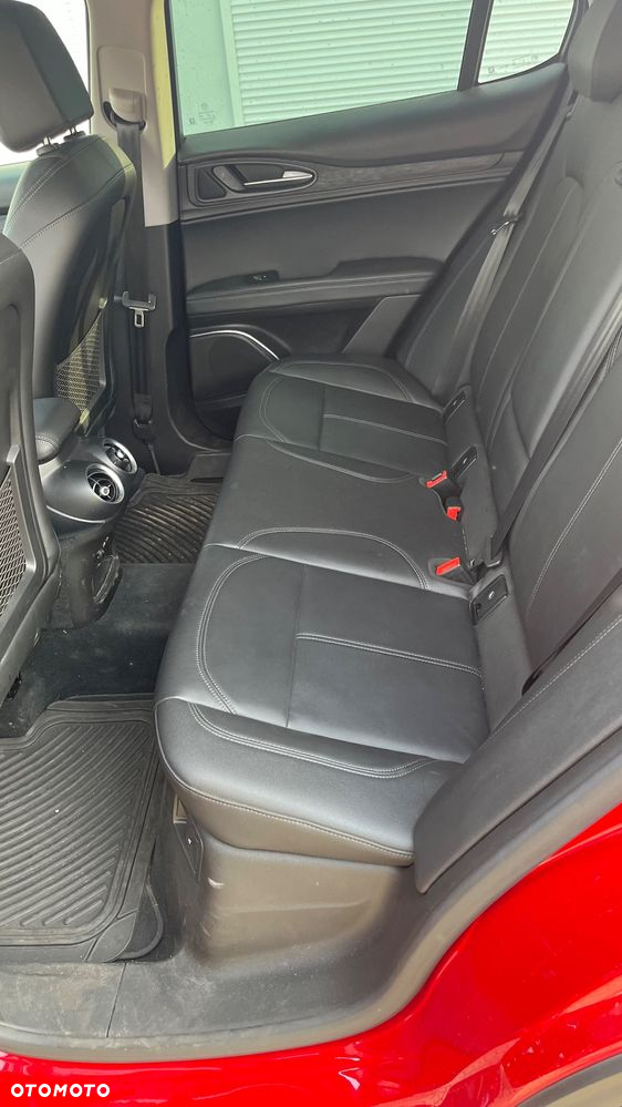 Alfa Romeo Stelvio 2.0 Turbo 16V AT8-Q4 Veloce Ti - 11