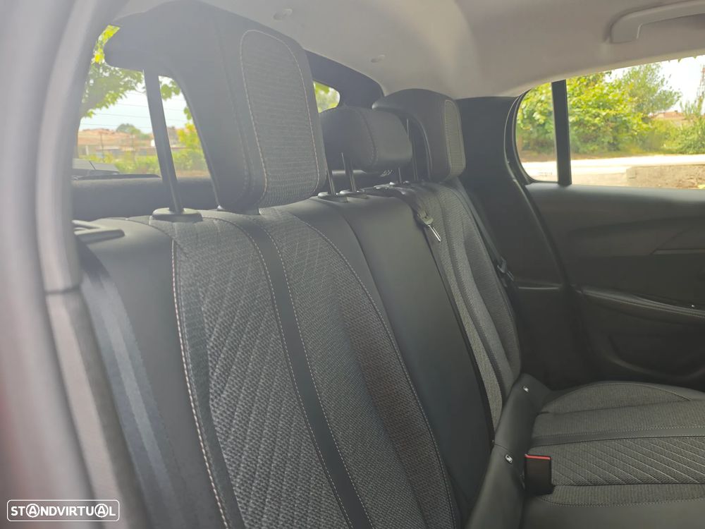 Peugeot e-208 Allure - 29