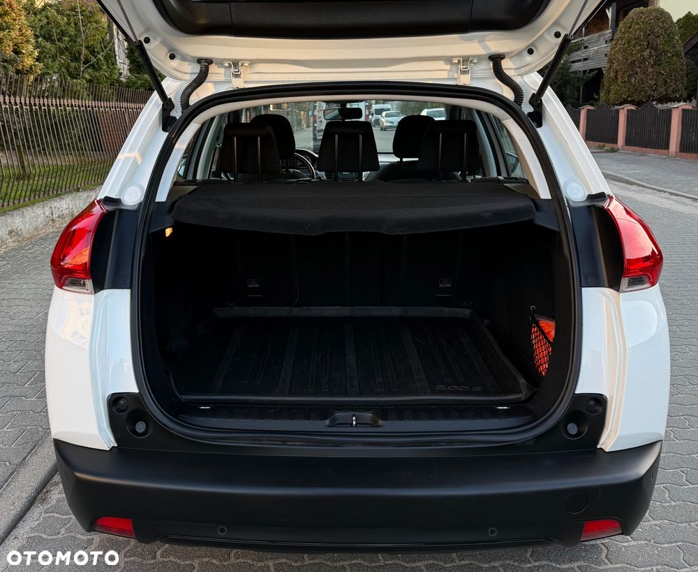 Peugeot 2008 PureTech 82 Allure - 12