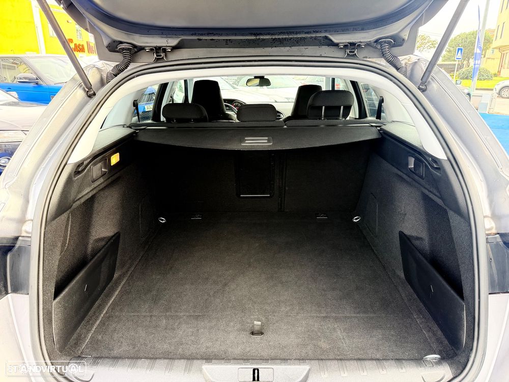 Peugeot 308 SW BlueHDi 130 EAT8 Stop & Start Active Pack - 11